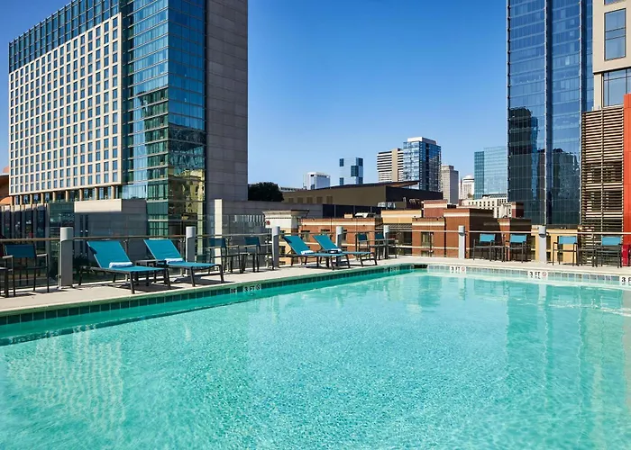 Hilton Garden Inn Nashville Downtown Convention Center