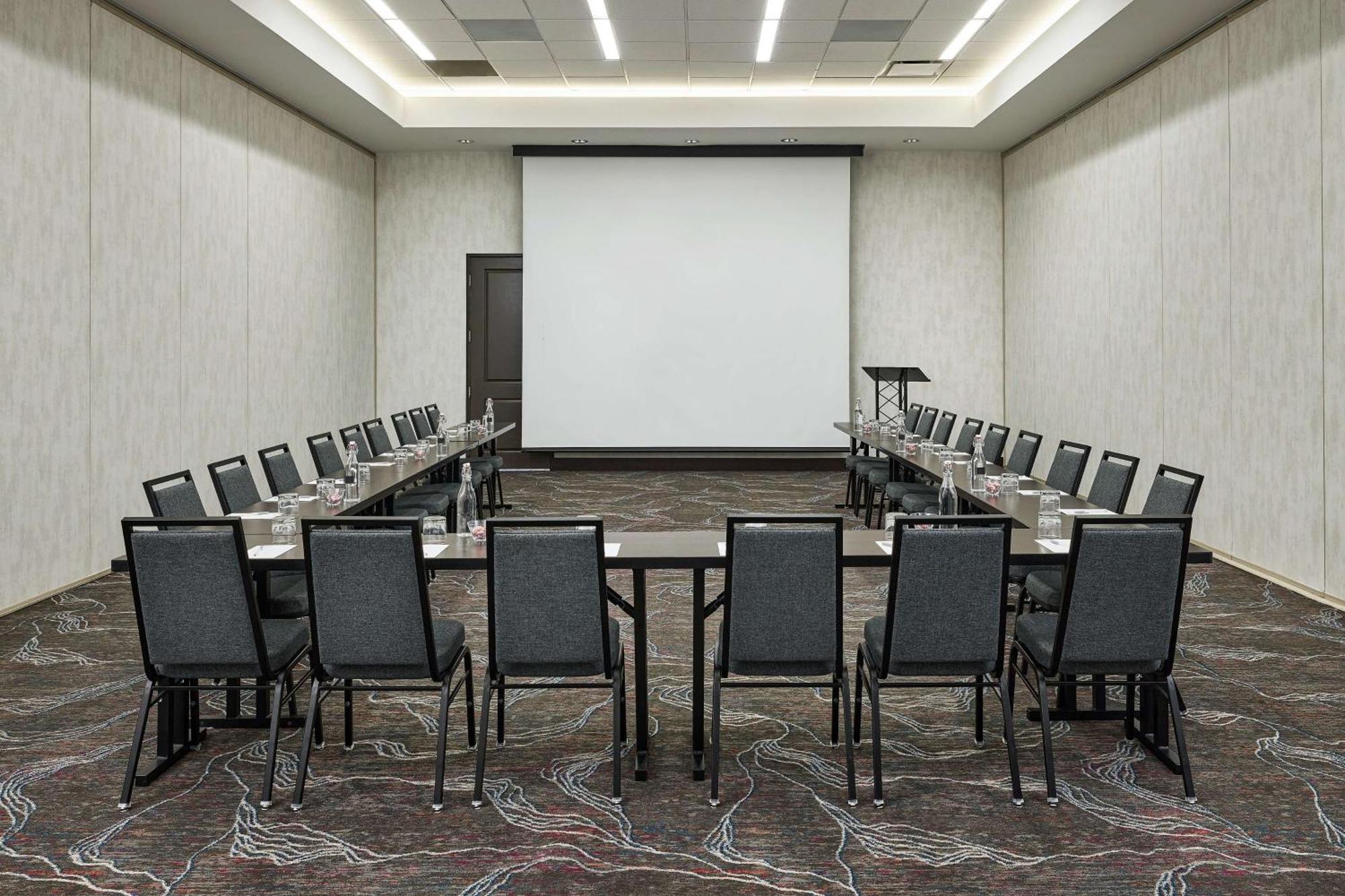 Hilton Garden Downtown Convention Center Nashville